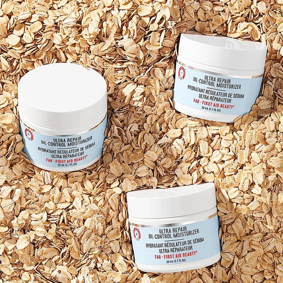 First Aid Beauty Ultra Repair Oil Control Moisturizer 1.7oz - Picture 3 of 3
